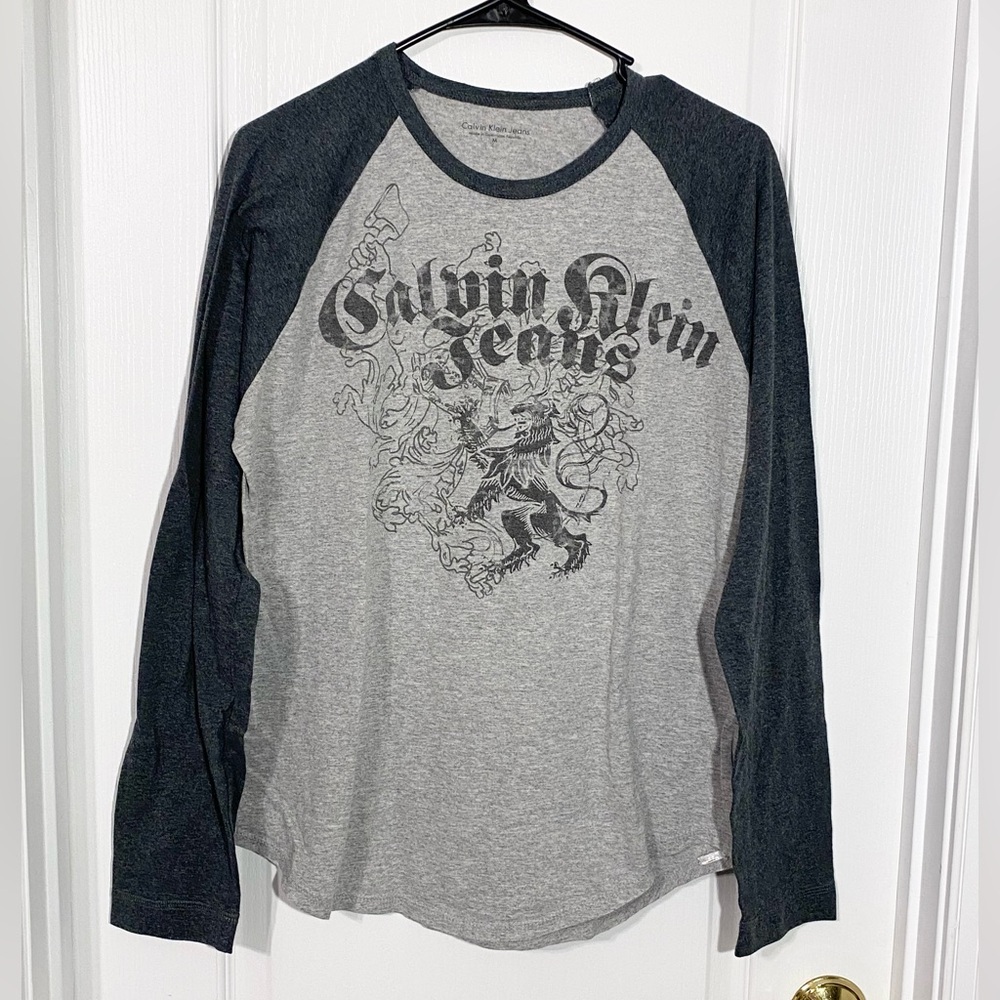 Y2K Calvin Klein Logo Graphic Long Sleeve Raglan Tee Gray Men’s Medium
